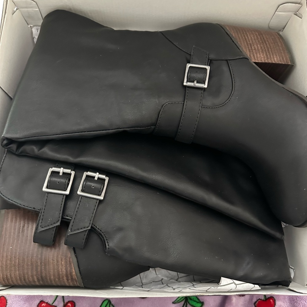 Leather boots